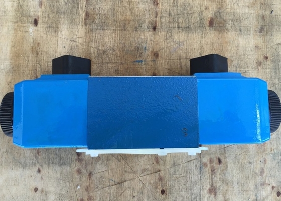Cast Iron Blue Vickers Proportional Valve Good Adaptability  DG4V-3-6C-M-U-B6-60